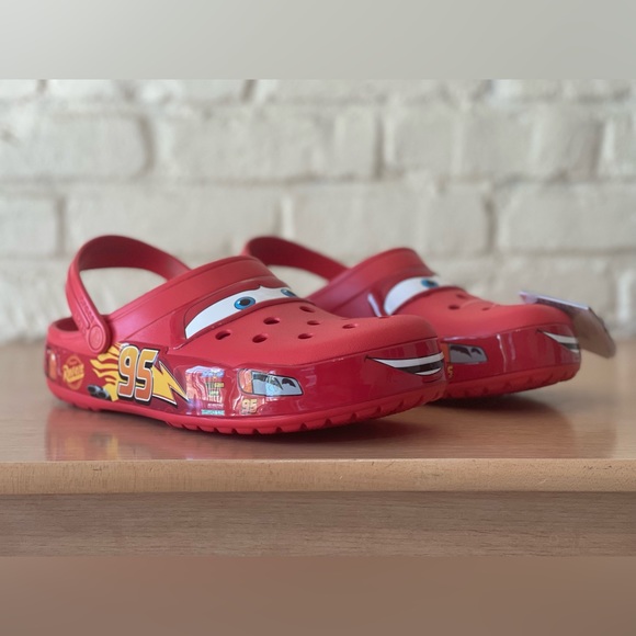 Crocs Classics Clog Lightning McQueen Disney Cars Men Size 11 205759-610 Comfort